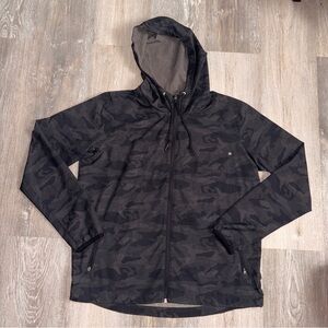 Vuori Outdoor Trainer Shell  Large Black Camo Lightweight Water Resistant Jacket